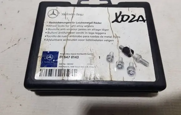 Mercedes-Benz CLS C218 X218 Nuts/bolts B66470143NNJ B66470143