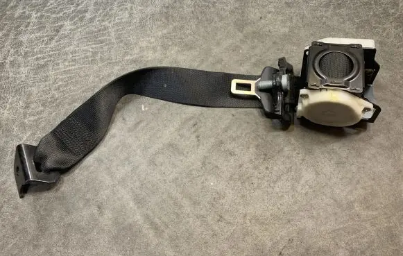 Mercedes-Benz CLC CL203 Rear seatbelt A2038608985