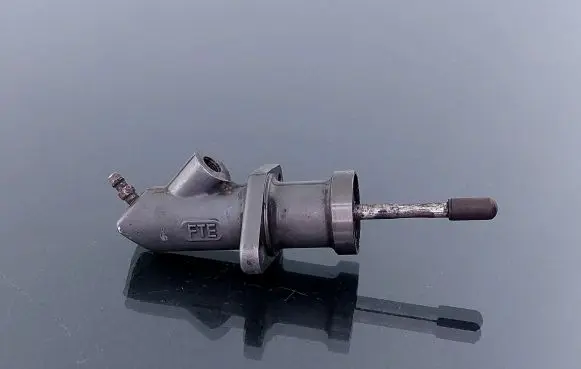 Clutch slave cylinder