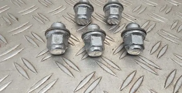 Toyota Verso Nuts/bolts 