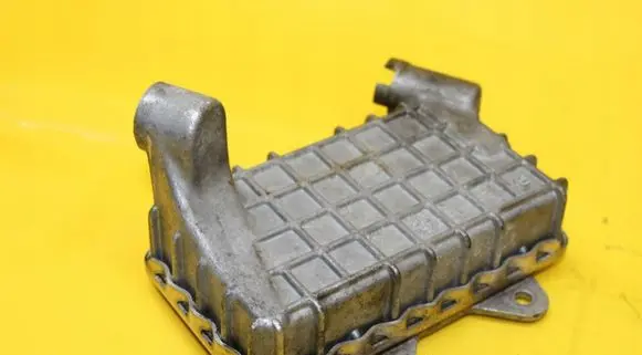 Engine oil radiator