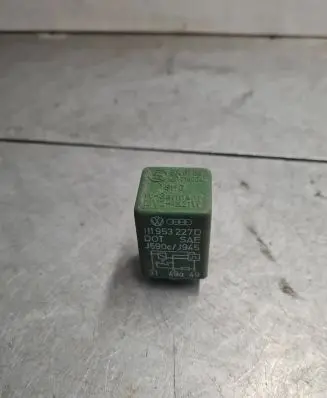 Volkswagen Transporter - Caravelle T4 Other relay 111953227D J590CJ945