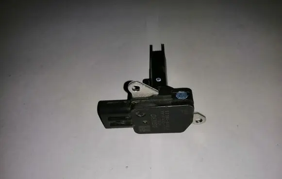 Toyota Yaris Mass air flow meter 222040V020 1974005380 12005