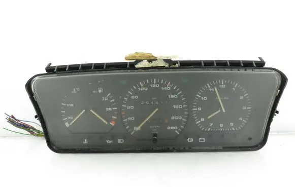 Volkswagen PASSAT B4 Speedometer (instrument cluster) 357919033BN