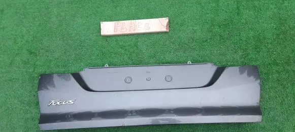 Ford Focus Tailgate/boot lid cover trim BM51-N425A30-A