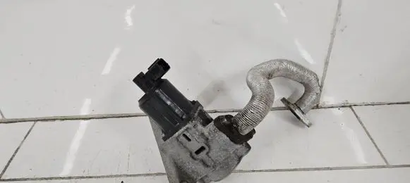 Mazda CX-7 EGR valve R2AA20300A 9X01 K5T70873