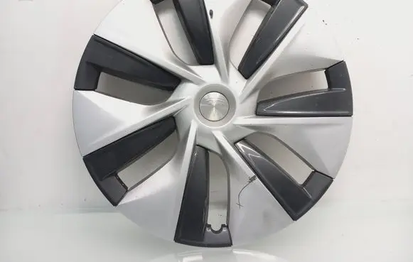 Tesla Model Y R20 wheel hub/cap/trim 104423500b