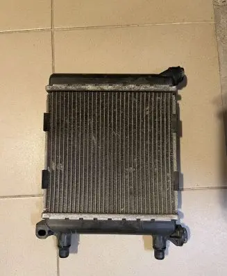 BMW 1 F40 Coolant radiator 9884538