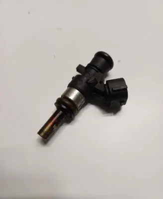 Audi A4 S4 B8 8K Fuel injector 06L906031A