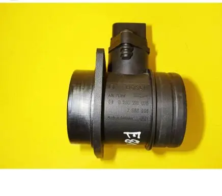 BMW 1 E81 E87 Mass air flow meter 7566986 0280218075