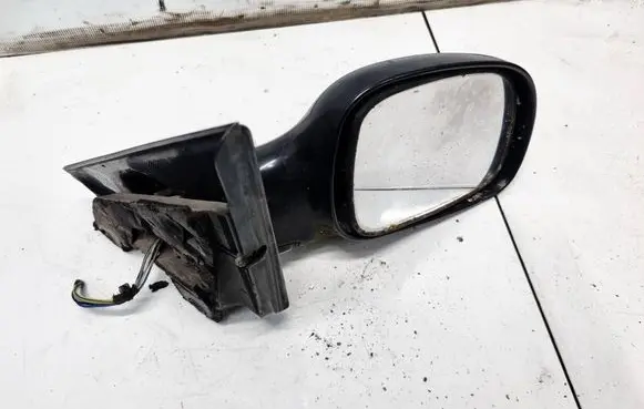 Chrysler Voyager Front door electric wing mirror 4717546
