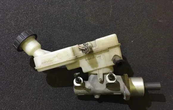 Nissan Micra Master brake cylinder