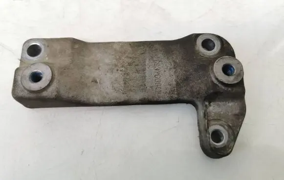 Mercedes-Benz A W169 Engine mounting bracket A1693760042