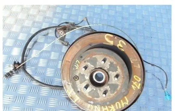 Nissan Murano Z50 Rear wheel hub spindle/knuckle 