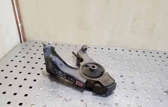 Toyota Corolla Verso E121 Engine mount bracket