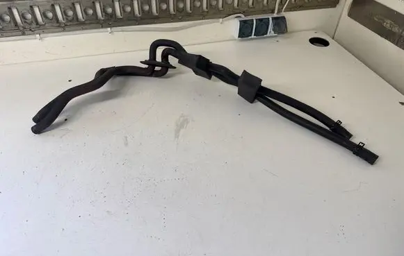 Volkswagen Transporter - Caravelle T5 Engine coolant pipe/hose 7H0819886A