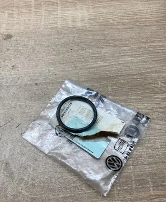 Volkswagen Tiguan Thermostat housing 03C121666