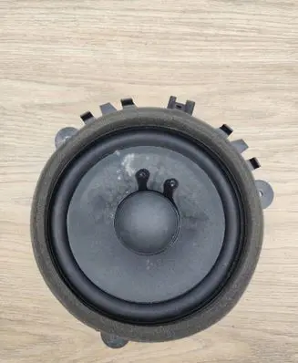 Volvo XC70 Rear door speaker 30657445 07W43
