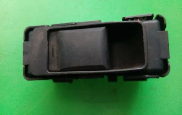Jeep Patriot Electric window control switch 56040693AA AM018