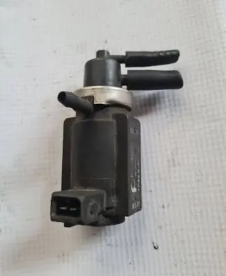 Audi A4 S4 B5 8D Turbo solenoid valve 8D0906627