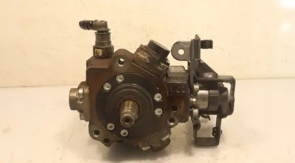 Volvo V50 Fuel injection high pressure pump 0445010102