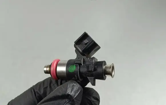 Jeep Grand Cherokee WL Fuel injector 0280158662 05281427AA