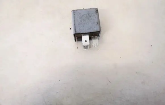 Audi A4 S4 B6 8E 8H Other relay 8d0951253a v23134-b52-x301