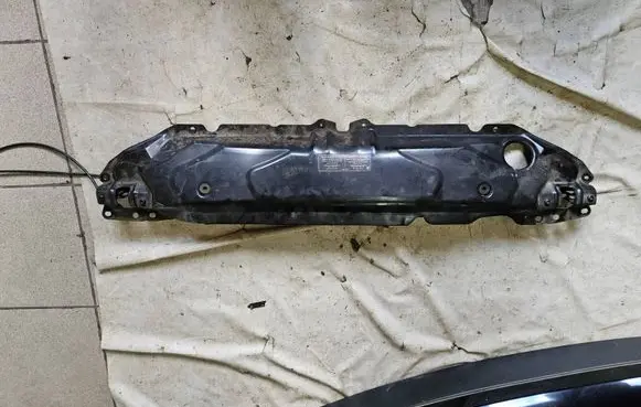BMW 5 E60 E61 Radiator support slam panel 7033741 11267310 904S112