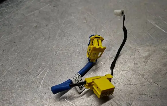 Audi A4 S4 B6 8E 8H Airbag squib ring wiring 8E0971589B