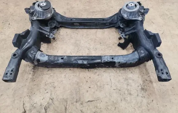 Mercedes-Benz C AMG W205 Front subframe A2056280057 A2052406717 A2052406617