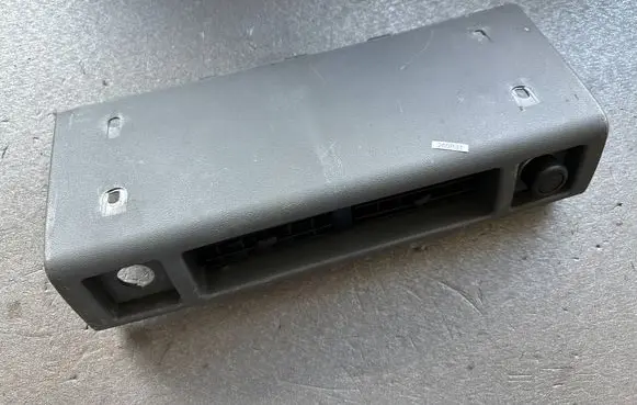 Nissan Patrol 260 Dash center air vent grill 68911G9800