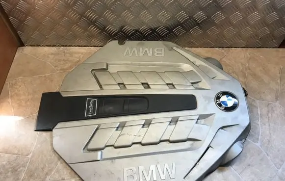 BMW 5 GT F07 Engine cover (trim) 7577456