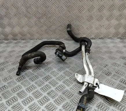 Porsche Cayenne (9Y0 9Y3) Engine coolant pipe/hose 4M0819857C