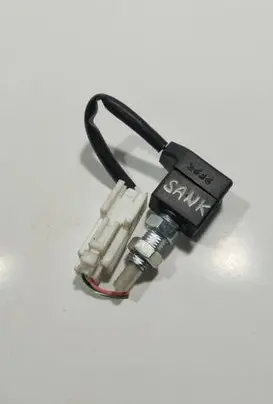 KIA Sportage Clutch pedal sensor 2F25