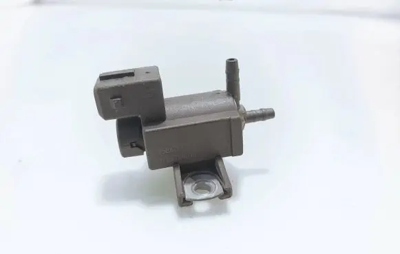 Toyota Avensis T270 Turbo solenoid valve 258600R010 72828606