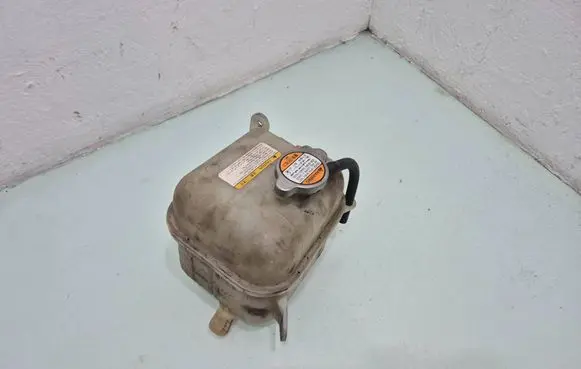 Hyundai Tucson JM Coolant expansion tank/reservoir 254302E100