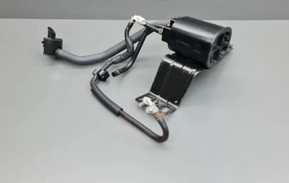 Active carbon filter fuel vapour canister