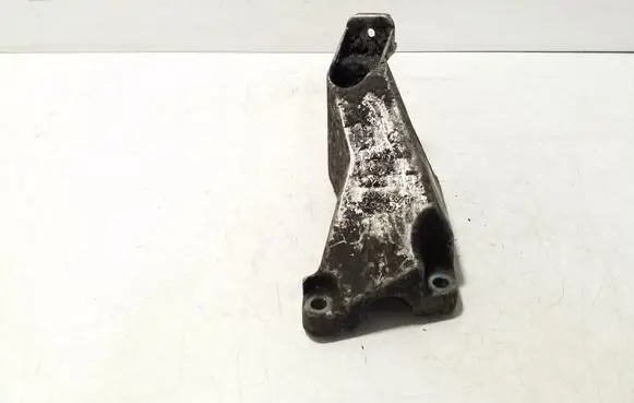 Audi A4 S4 B6 8E 8H Engine mounting bracket 8E0199307A