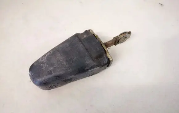 Volkswagen PASSAT B4 Rear door check strap stopper 3a0837323