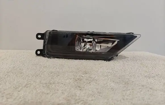 Volkswagen Tiguan Front fog light 1090074
