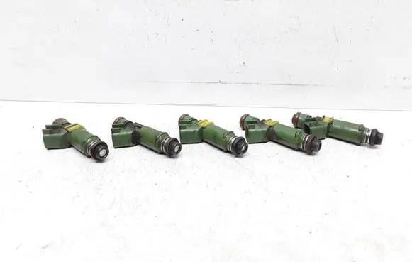 Volvo V70 Fuel injectors set 9470229