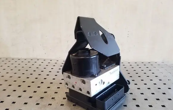 Mercedes-Benz ML W164 ABS Pump A2515452632 A2514310512