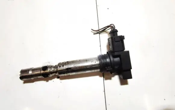 Volkswagen Fox High voltage ignition coil R1304C00100 0233212414