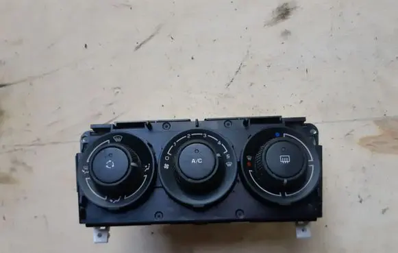 Peugeot 308 Climate control unit