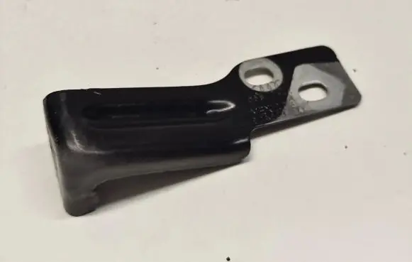 Audi Q5 SQ5 Fender mounting bracket 80a821434a 05S1422