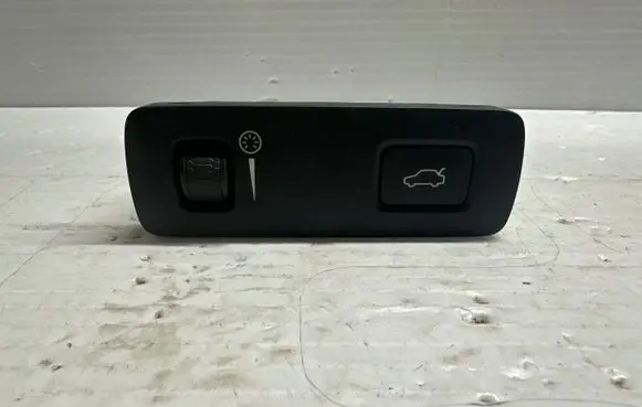 Volvo S90, V90 Tailgate opening switch 31376510