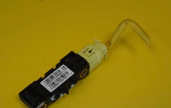 Mitsubishi Colt Airbag deployment crash/impact sensor PMR587419 A4545400117
