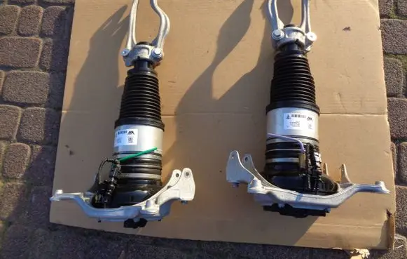 Porsche Macan (95B) Air suspension front shock absorber 95B616039R 372023 HHAF0404001