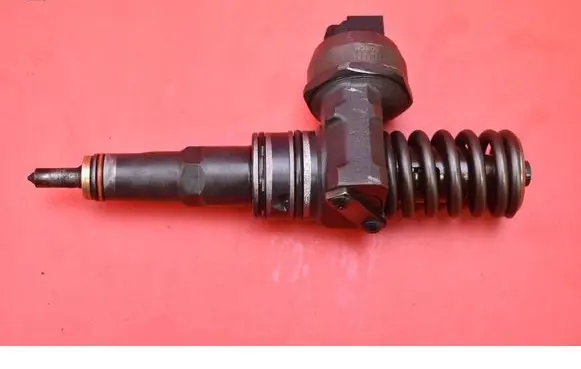 Volkswagen PASSAT B5.5 Fuel injector 038130073AJ