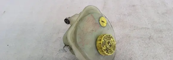 Audi A6 Allroad C5 Brake fluid reservoir 4B0611301E